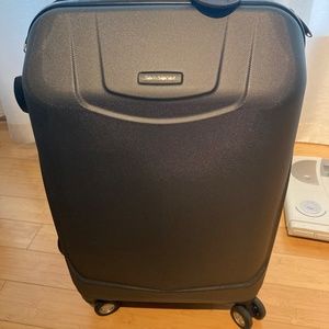 SAMSONITE luggage clamshell spinner - 24x15x10 - carbon grey color.